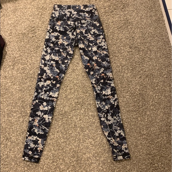 Lululemon leggings 28” - Picture 2 of 3